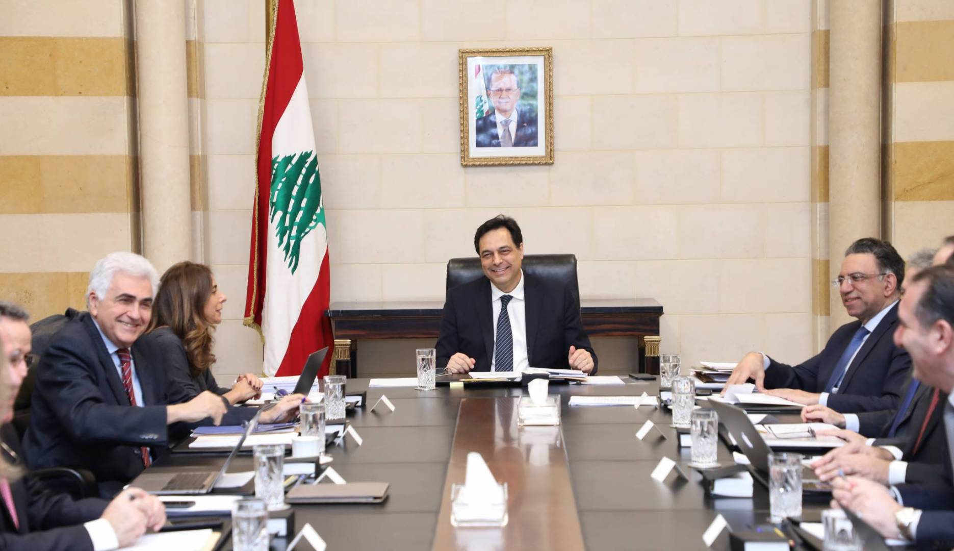 حكومة البارانويا…. جنون في الدولار والأسعار والعظمة