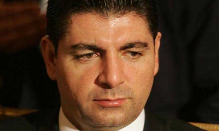 حماقة بيان!