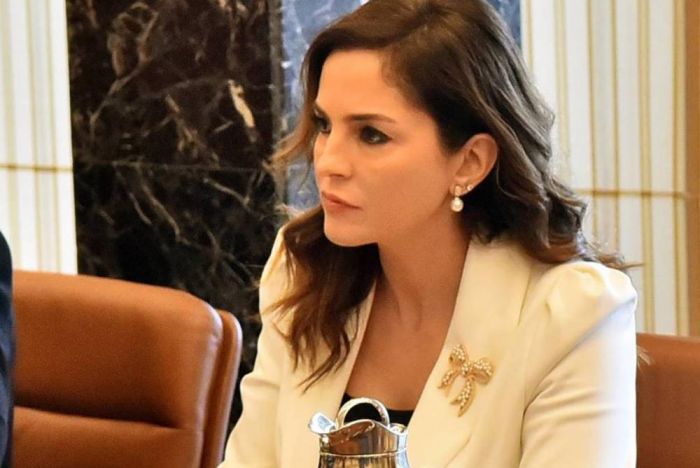 دموع في عيون وقحة!