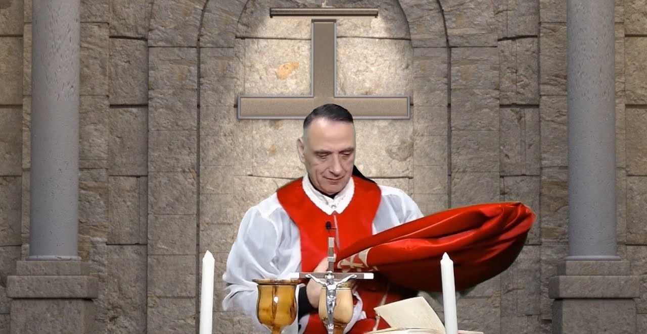 بالفيديو.. الأب طوني الخولي يتلو «سورة الفاتحة» على طريقته