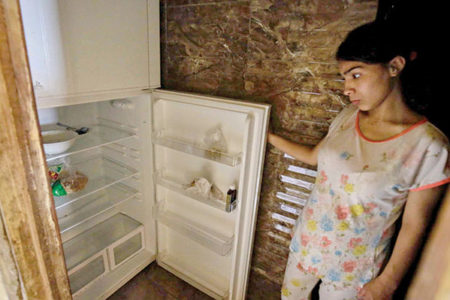 اللقمة اللبنانية المغمّسة بالذلّ