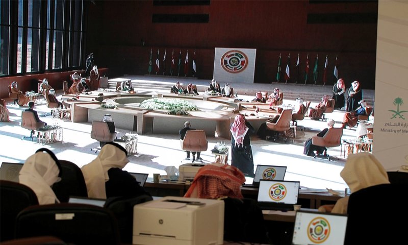 التنقيب عن لبنان في بيان العُلا