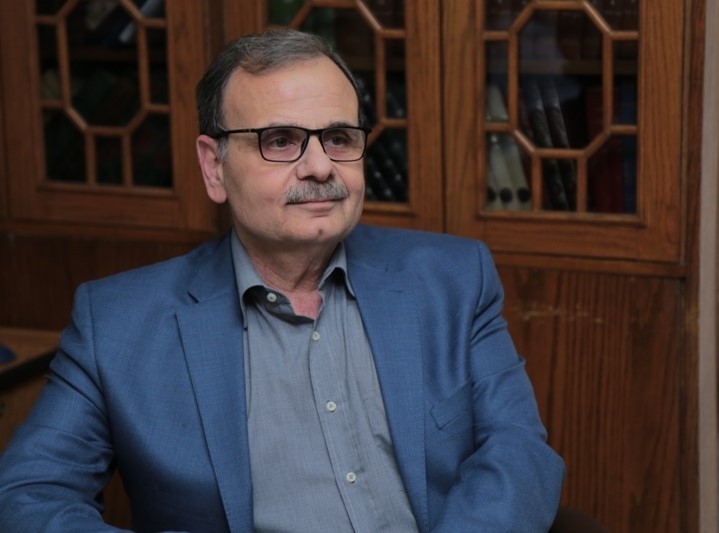 «تلقيح نواب» يدفع البزري الى الاستقالة