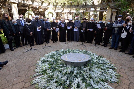 الرد المضيء حول نصب لقمان