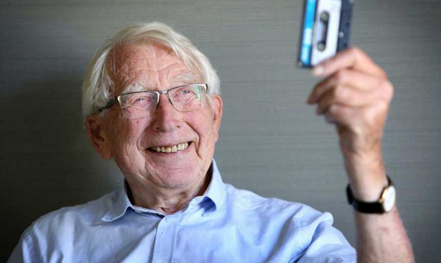 الموت يغيّب من قام بتسجيل أول شريط كاسيت صوتي في العالم