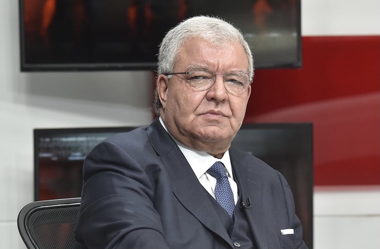 المشنوق: وهبة وزير الصدفة و«البدو» يشرفونه