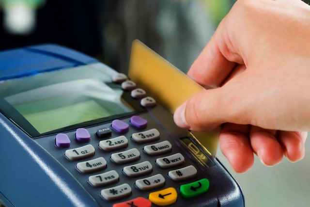 البطاقة التموينية.. حبر على ورق