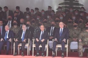 EEQYRVVZRI