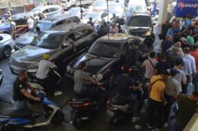 143-170728-fuel-crisis-burns-lebanon-queues-despair-hoarding_700x400