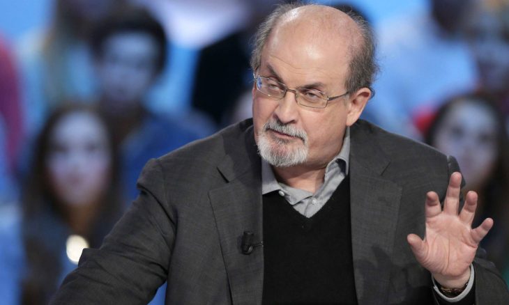 ارتفاع مبيعات روايات سلمان رشدي بعد الاعتداء عليه