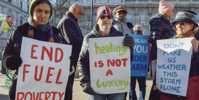 في ظل الأزمات الاقتصادية.. عجائب تقشفية تقود المشهد السياسي