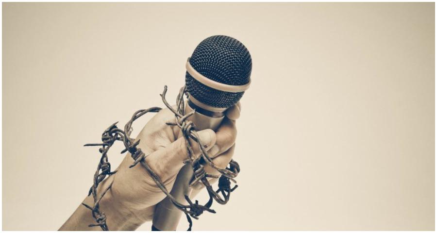 الى العدلية دفاعًا عن الحريات الصحفية وميغافون وقصير!