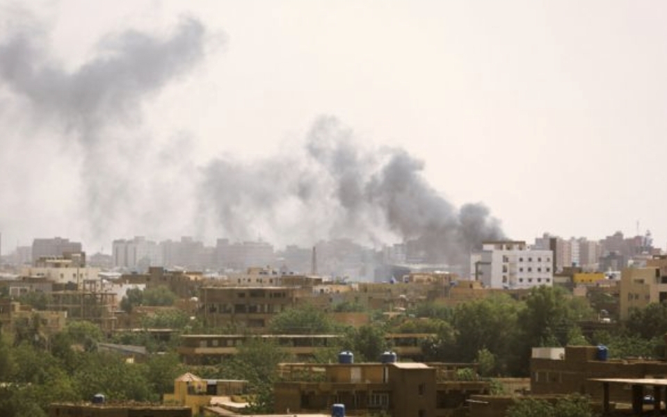 معارك السودان تحصد أرواح أكثر من 270 مدنياً… وآلاف السكّان يفرّون من العاصمة