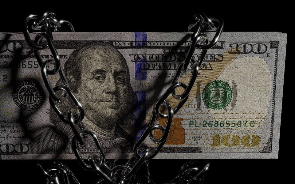 العفو عن الجرائم المالية ومشروع نهب المستقبل خطران ماثلان!