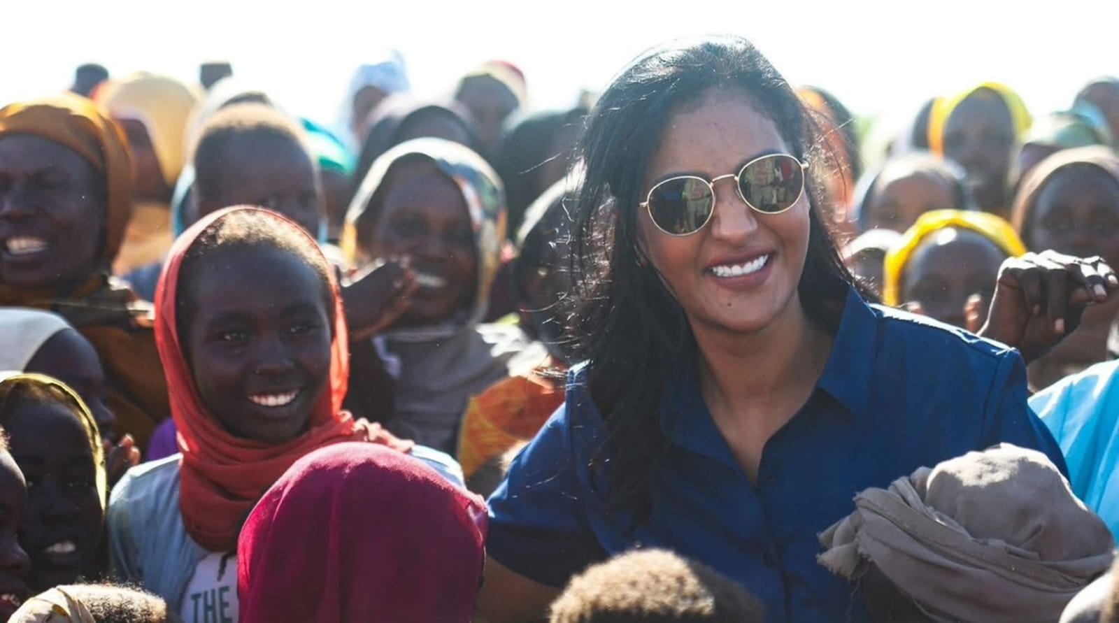 تسابيح مبارك في الفاشر .. عندما يحتل الإنسان كل العدسات!