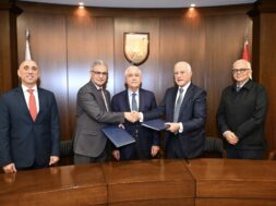 Screenshot_20260217_223345_Outlook