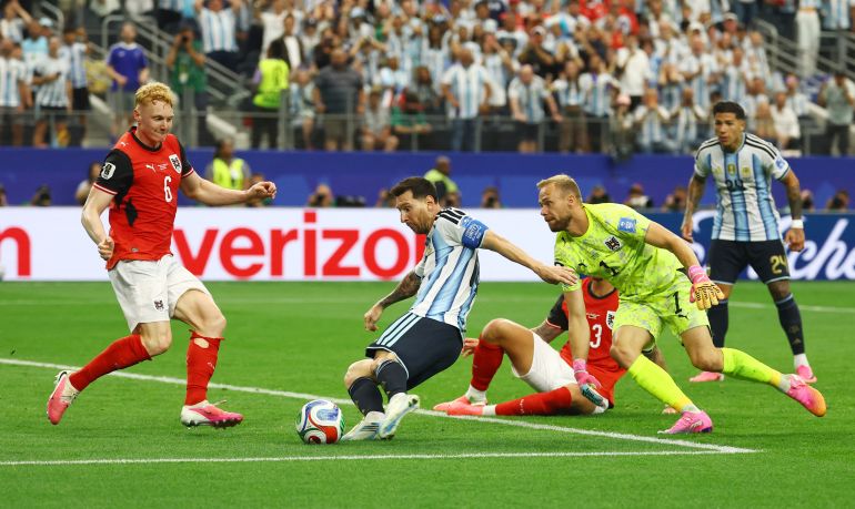 كأس العالم يزداد إثارة مع قرب حسم مرحلة “المجموعات”!