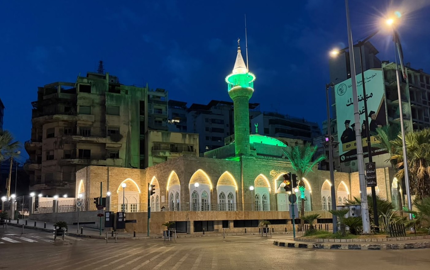 مسجد عين المريسة… صلاة على حافة البحر